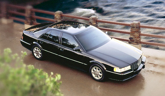 รถยนต์อันเลื่องชื่อปีค.ศ.1992 Cadillac Seville Touring Sedan