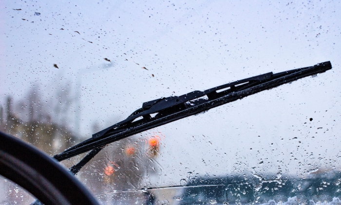 สัญญาณที่ควรเปลี่ยนที่ปัดน้ำฝน ที่คนขับรถต้องให้ความสำคัญ