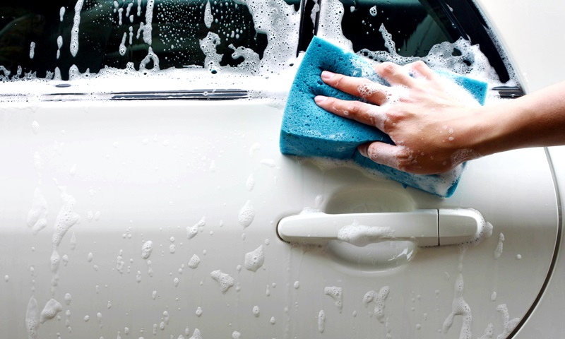 วิธีการดูแลรักษารถยนต์สีขาว ให้สะอาดน่าขับขี่