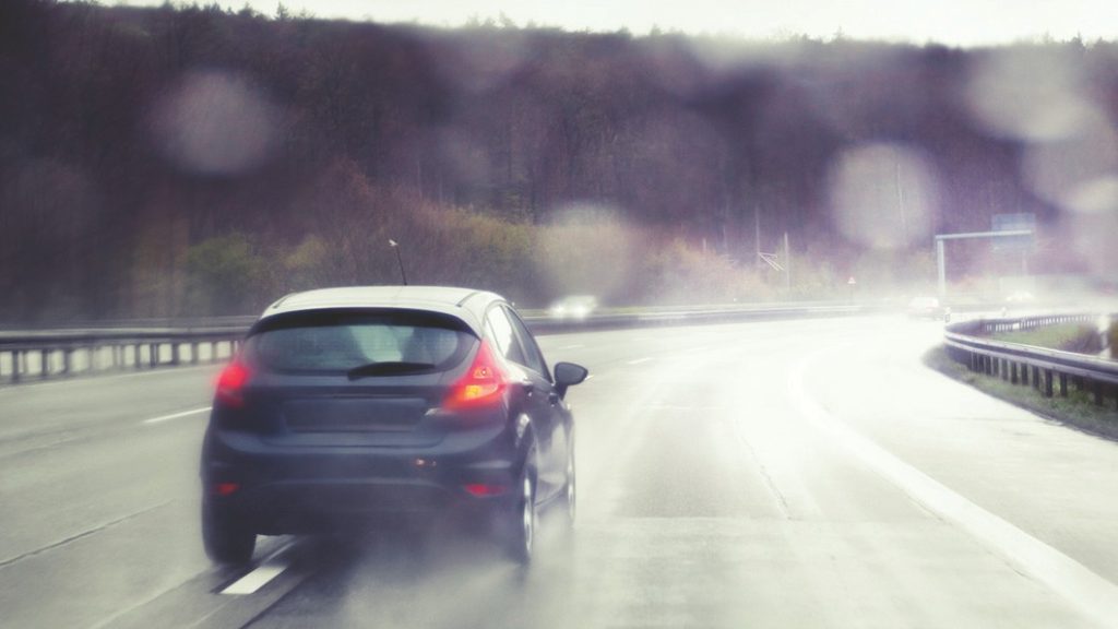 การดูแลรถยนต์ในช่วงหน้าฝน ที่ควรจะดูแลเป็นพิเศษเพื่อความปลอดภัย