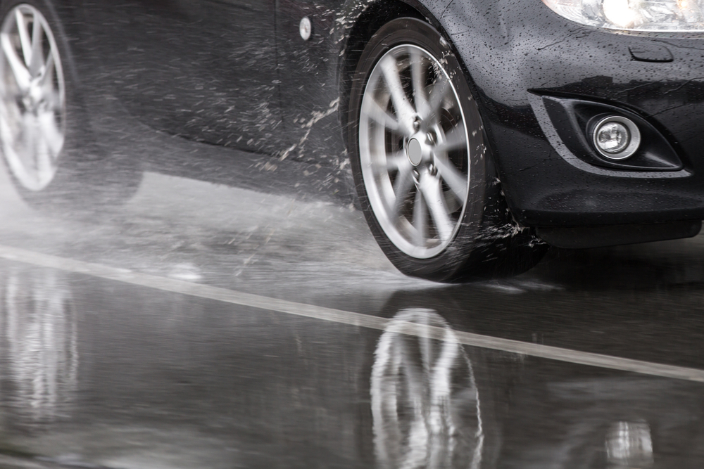 การดูแลรถยนต์ช่วงหน้าฝน เช็คสภาพรถยนต์ให้ดี