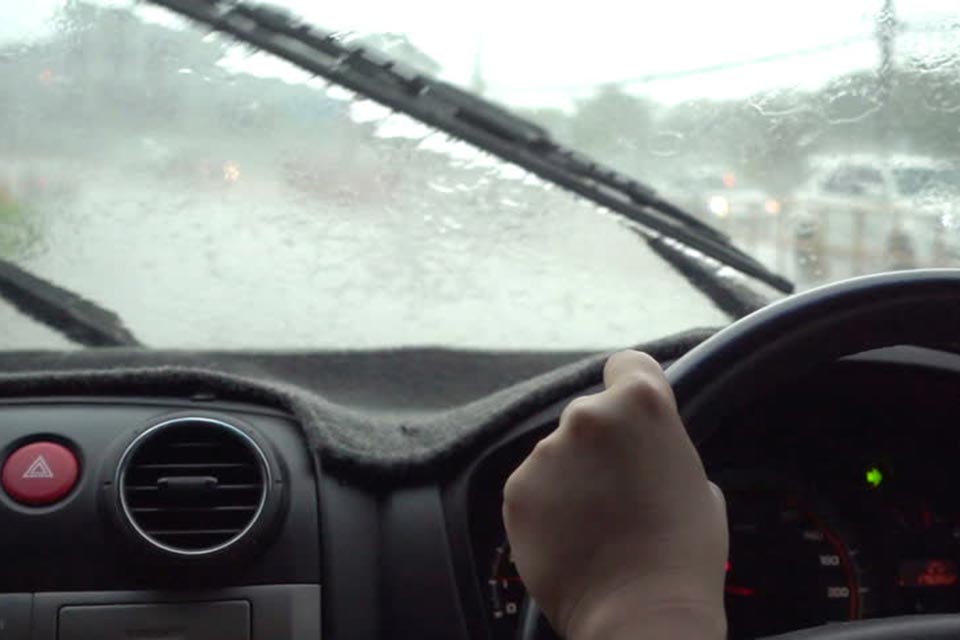 การดูแลรถยนต์ช่วงหน้าฝน