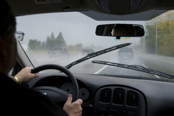 ดูแลรถยนต์ช่วงฝนตก เพื่อความปลอดภัยและลดการเกิดอุบัติเหตุ